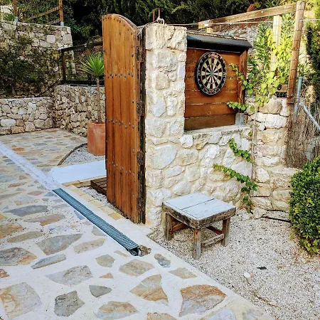 Country Guest & Private Pool