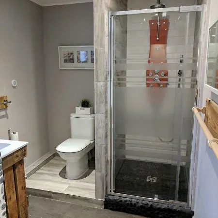 Country Guest & Private Pool